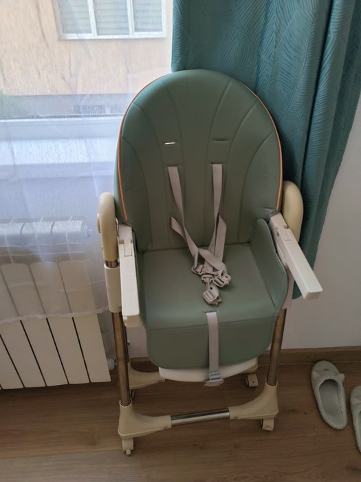 Vând scaun masa bebe
