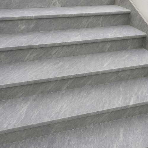 Efectuam trepte interioare sau exterioare din marmura granit travertin