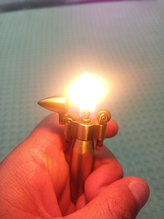Продам зажигалку патрон