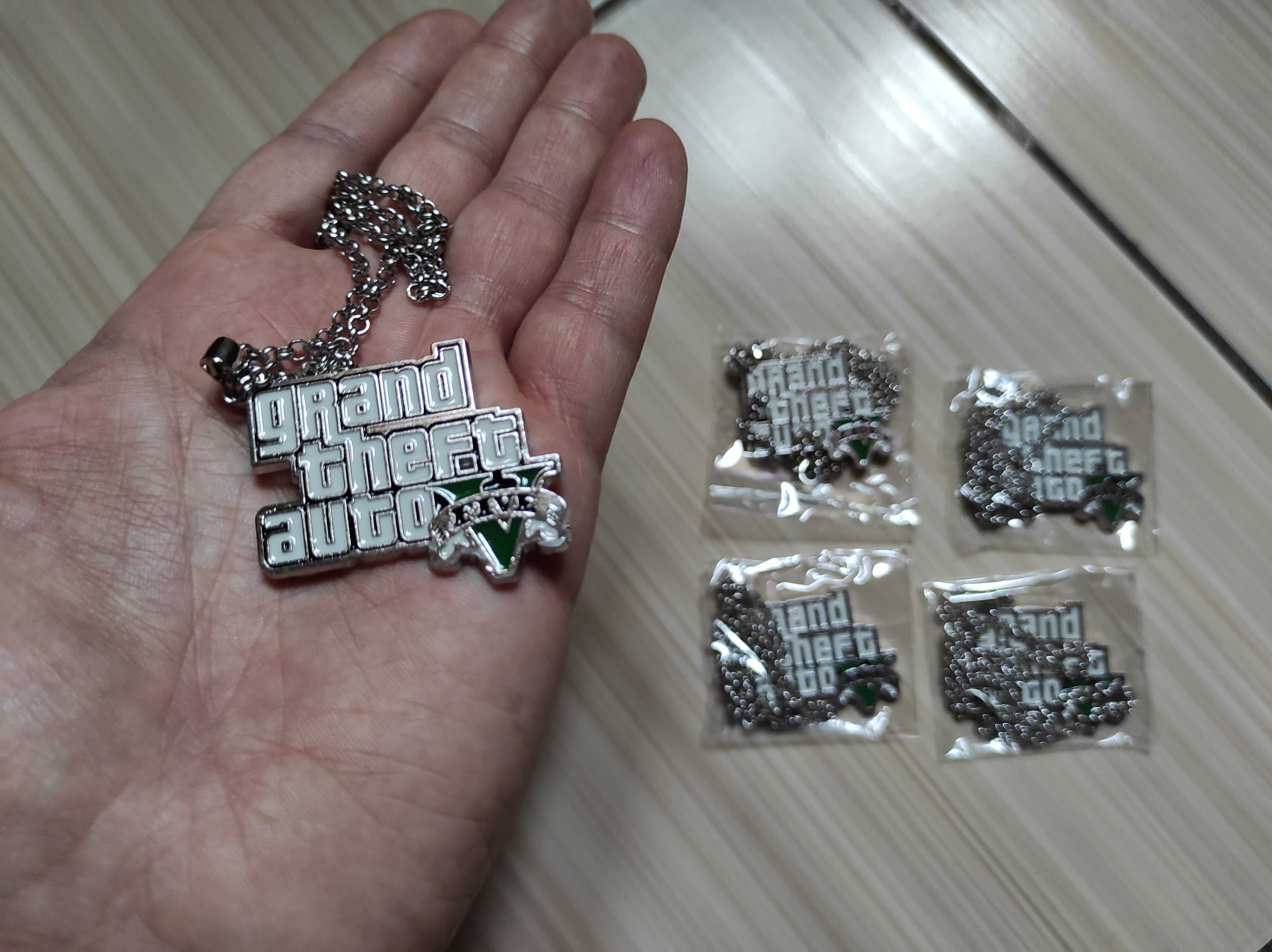 GTA V pandantiv breloc metalic pentru fanii jocului GTA 5 - produs nou
