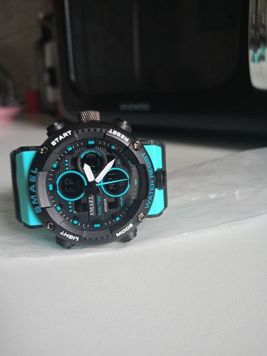 Vând ceas , model deosebit produs de calitate superioara.
