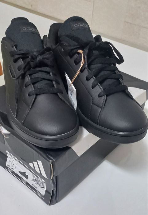 Vând adidași Adidas Noi la Cutie