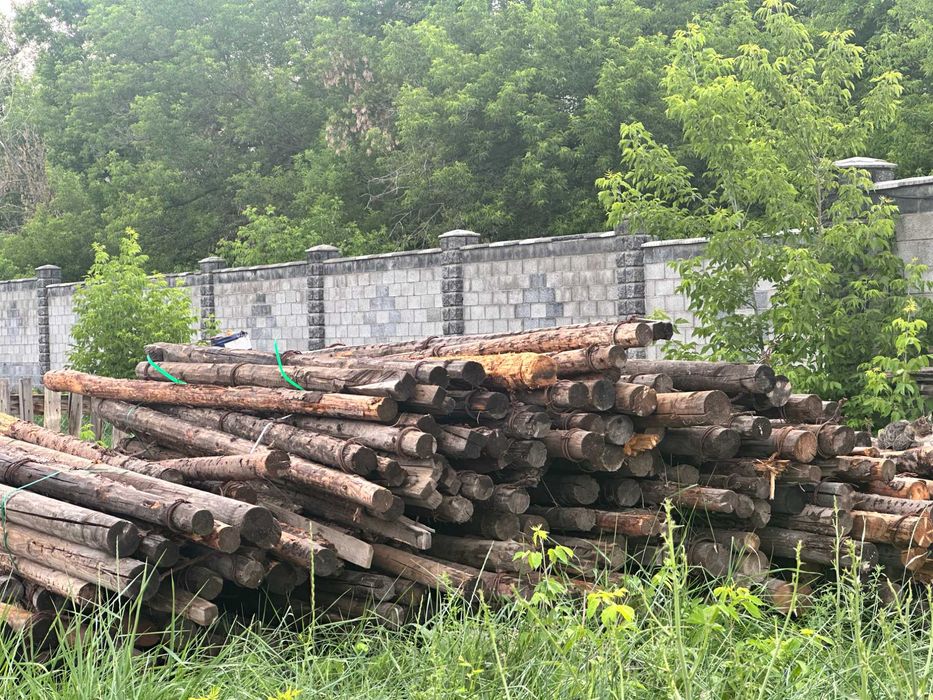 Деревянная стойка, кругляк