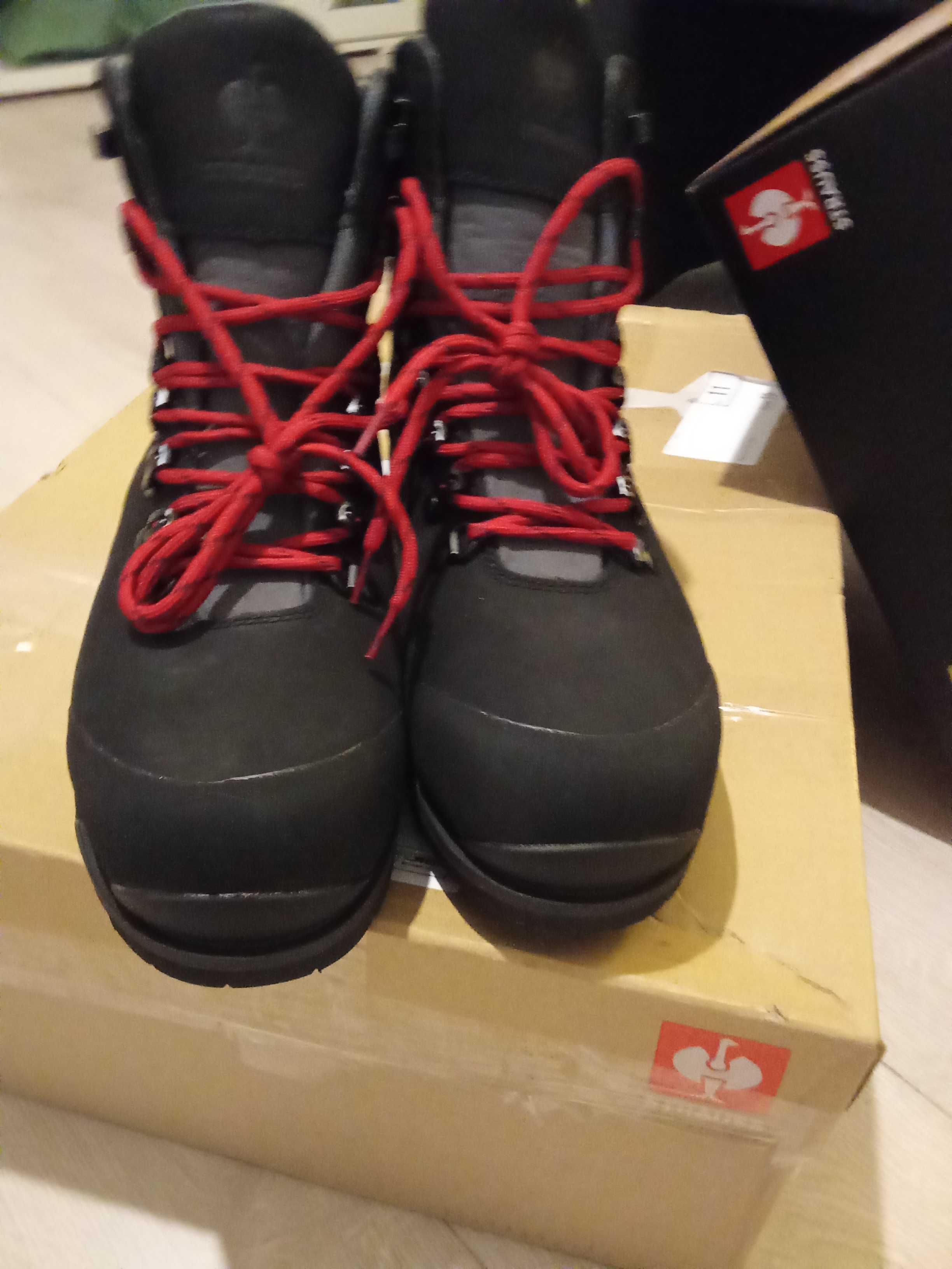 Vand ghete outdoor/trekking nr.42 / 550 ron.