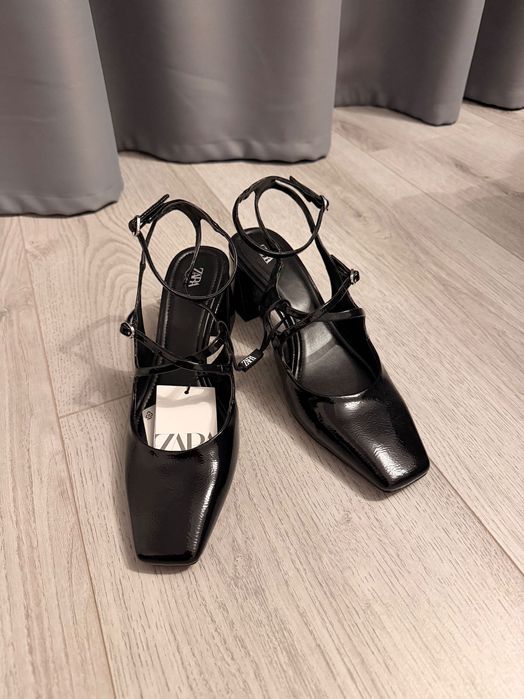 Pantofi NOI ZARA marimea 39