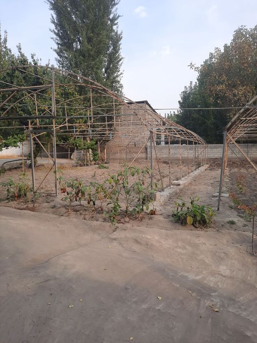 2 ta issiqxona sotiladi!