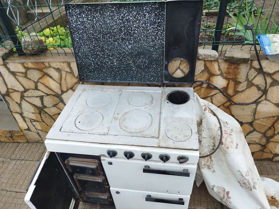 Готварска печка на твърдо гориво