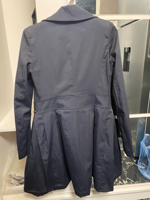 Trench mărimea S/36, stare foarte bună. Marca: Pretty girl