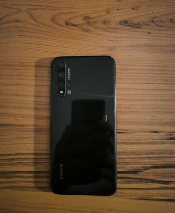 Продавам телефон Huawei nova 5T без зарядно !
