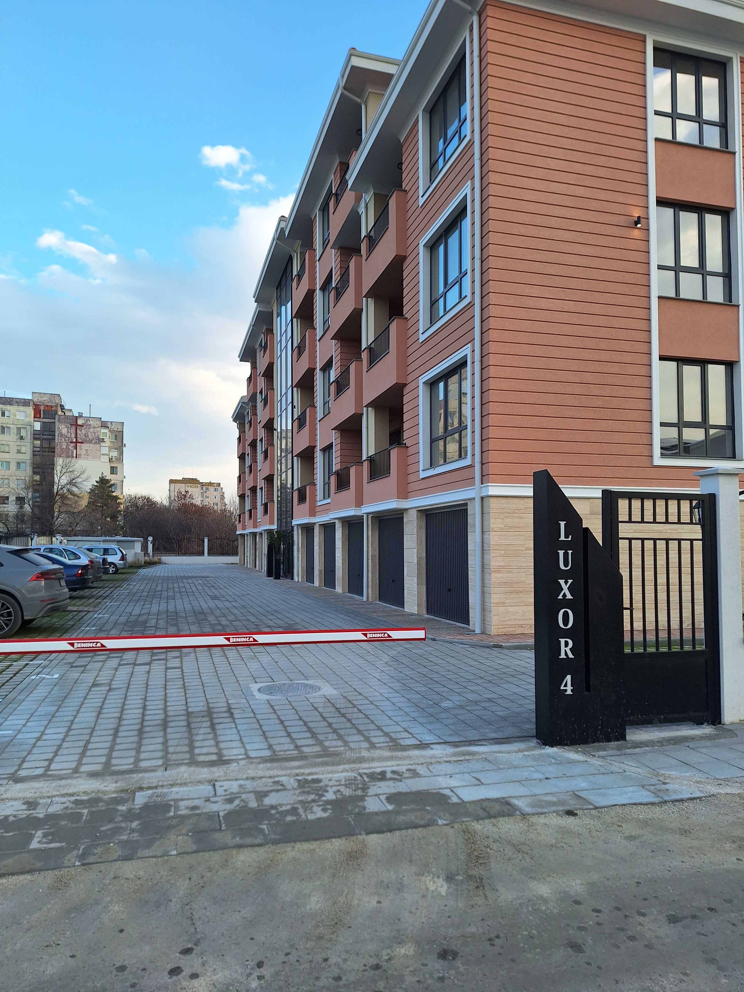 СОБСТВЕНИК предлага тристаен апартамент.