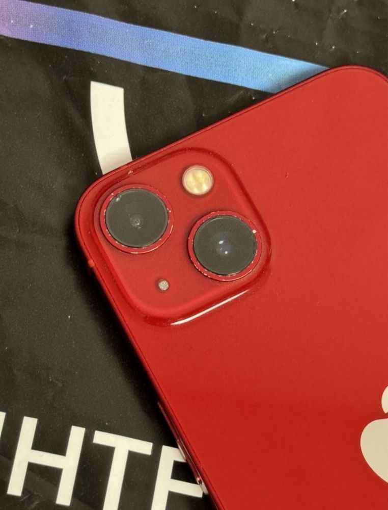 128GB iPhone 13 5G Гаранция Vivacom 2024г. Product Red / Червен