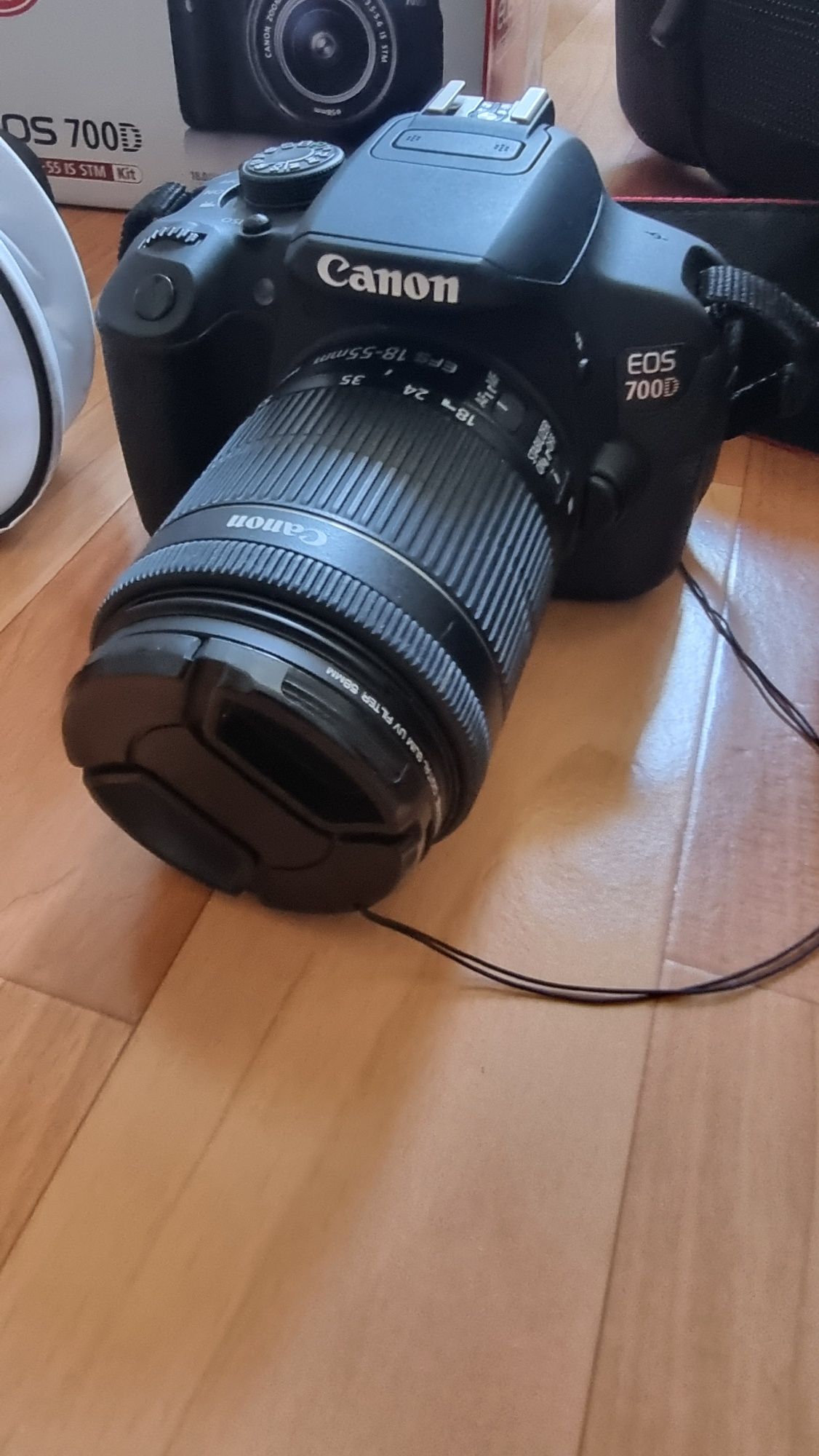 Canon EOS 700D с аксессуарами