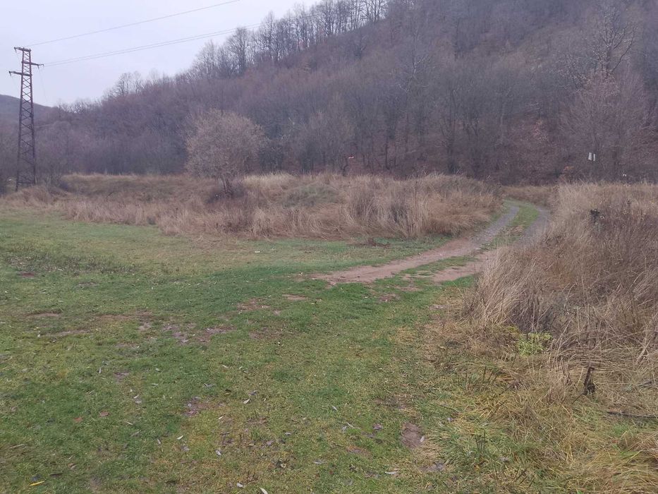 След извора на Струма над Боснек - продавам имот 2,5 дка