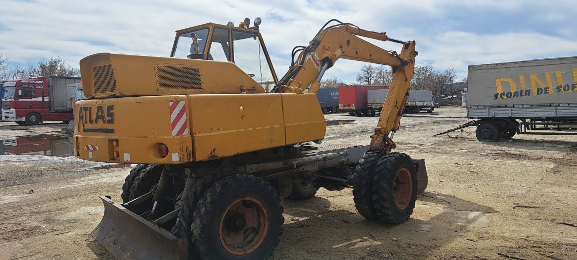 Excavator Atlas de 8 tone
