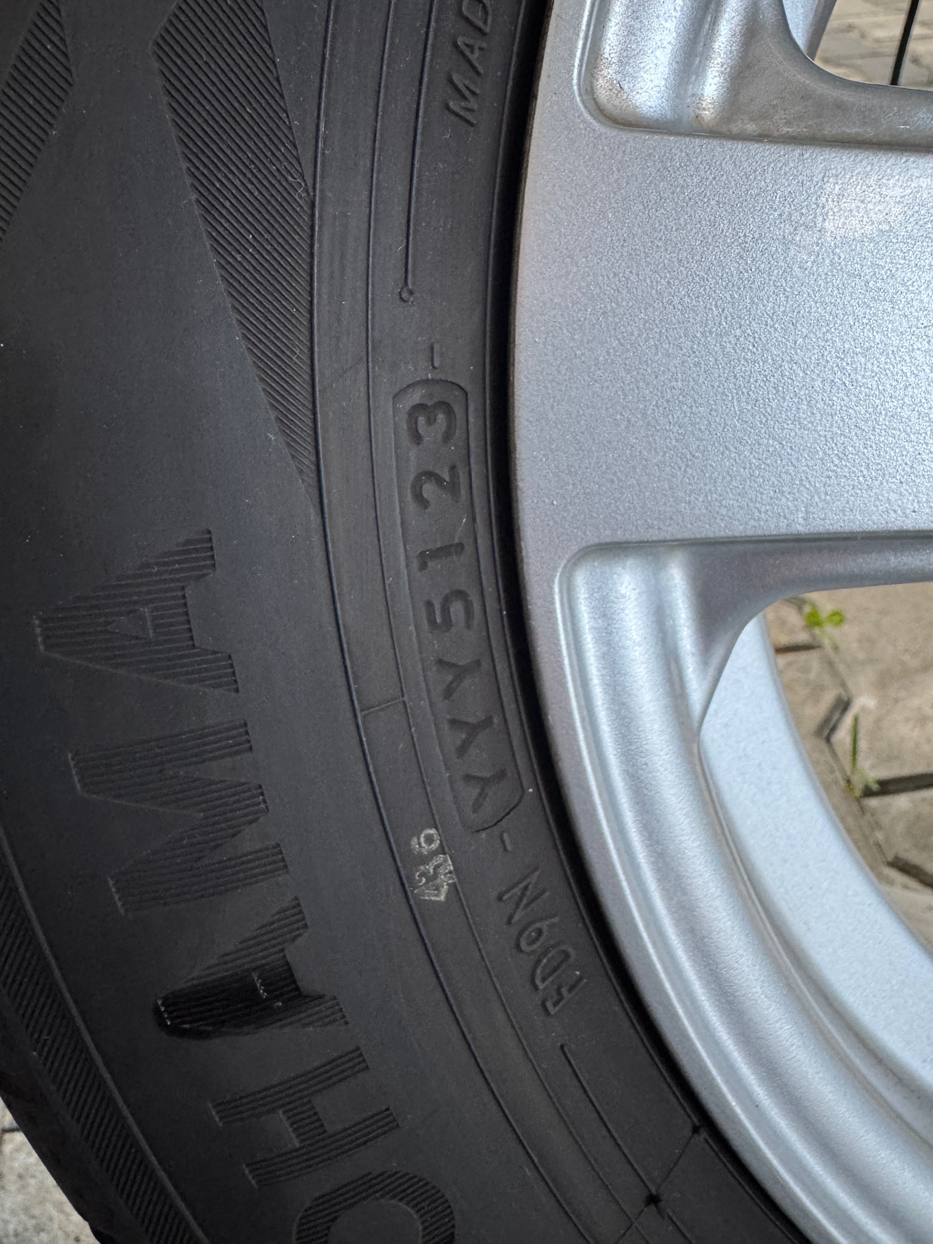 Джанти с летни гуми 195/65 R15 Yokohama