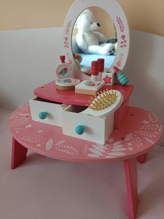 Детска дървена тоалетка с принадлежности