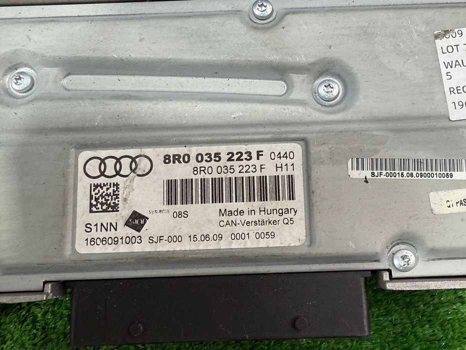DIFUZOR + AMPLIFICATOR AUDIO (4 BUC.) AUDI A4 B8 AVANT 2.0 DIESEL 2009 / AUDI A4 B8 2009-2016 COD OEM 8T0035223AB 8R0035223F 8T0035223AH 8T8035382