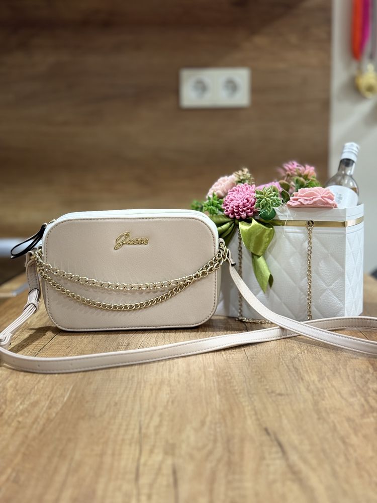 Дамски чанти Guess и Steve Madden