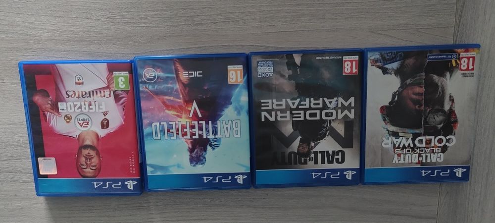 PlayStation 4 + 4 jocuri