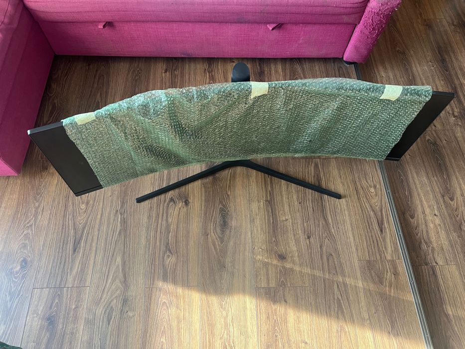 Monitor Samsung 49" USB-C Super Ultra-Wide Laptop Power Delivery