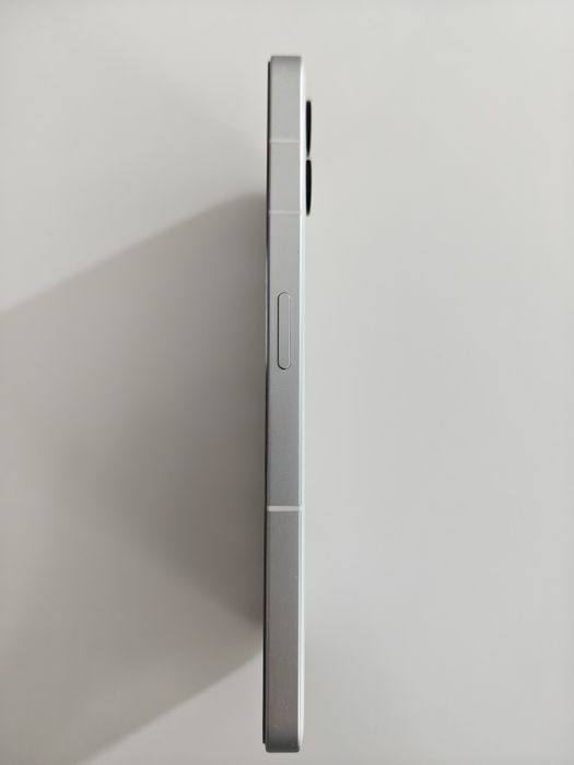 Nothing Phone (2) – 12GB RAM / 512GB, Alb, cutie originală – impecabil