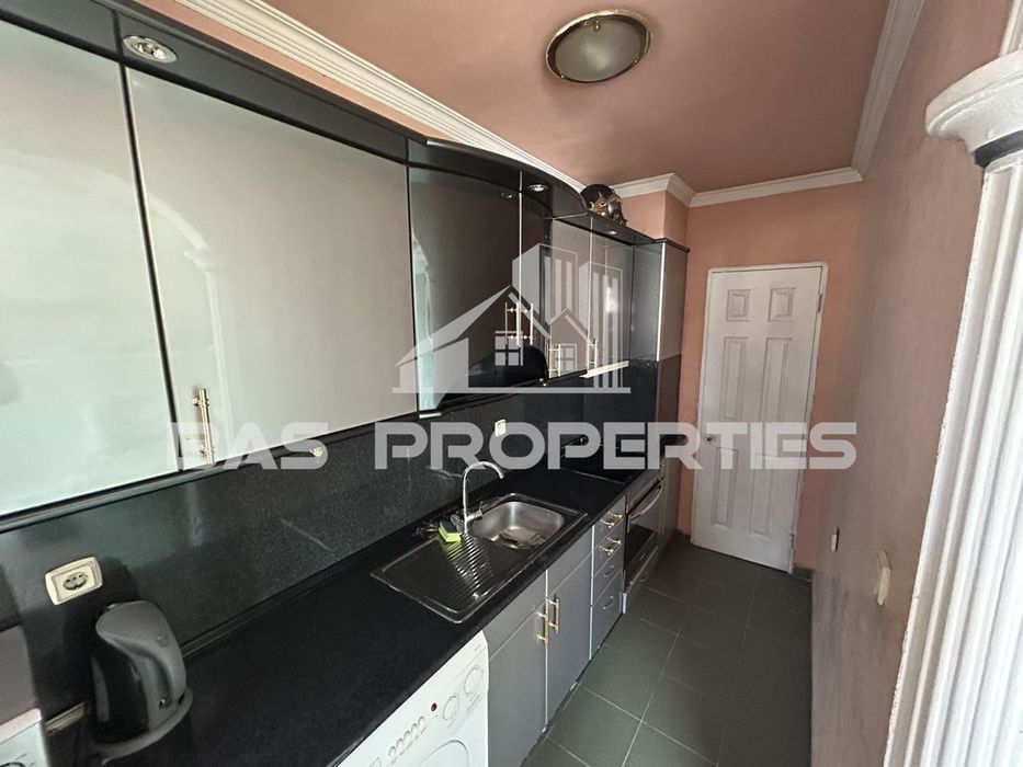 Дава се под наем Тристаен апартамент в София, Център - 83 кв.м за 700 € - Снимка #2