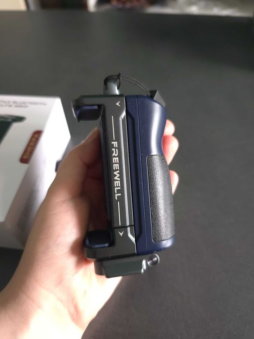 Freewell Versatile Bluetooth Selfie Grip