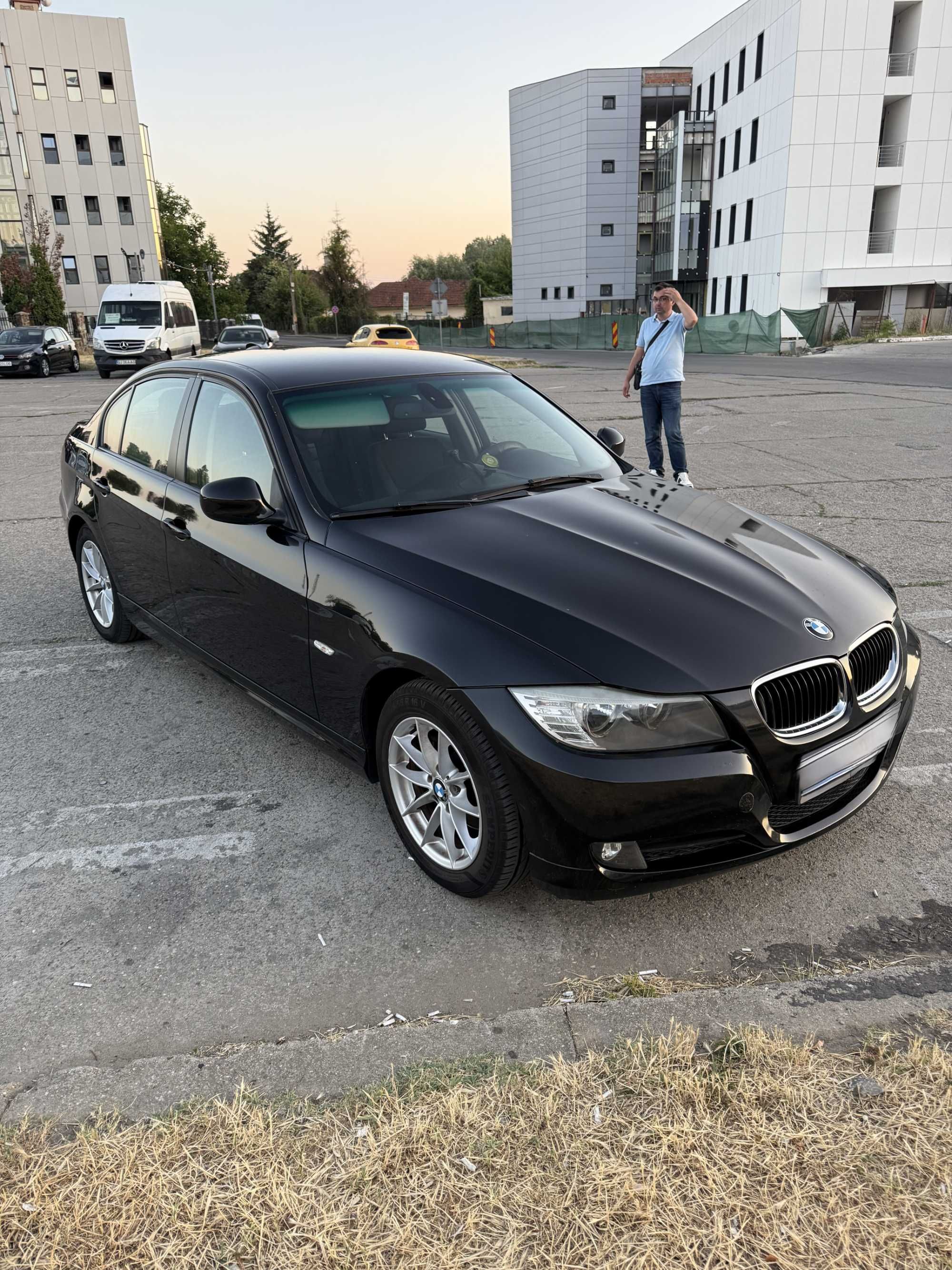 BMW E90 facelift 318D 2010