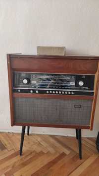 Старинно радио и грамофон.