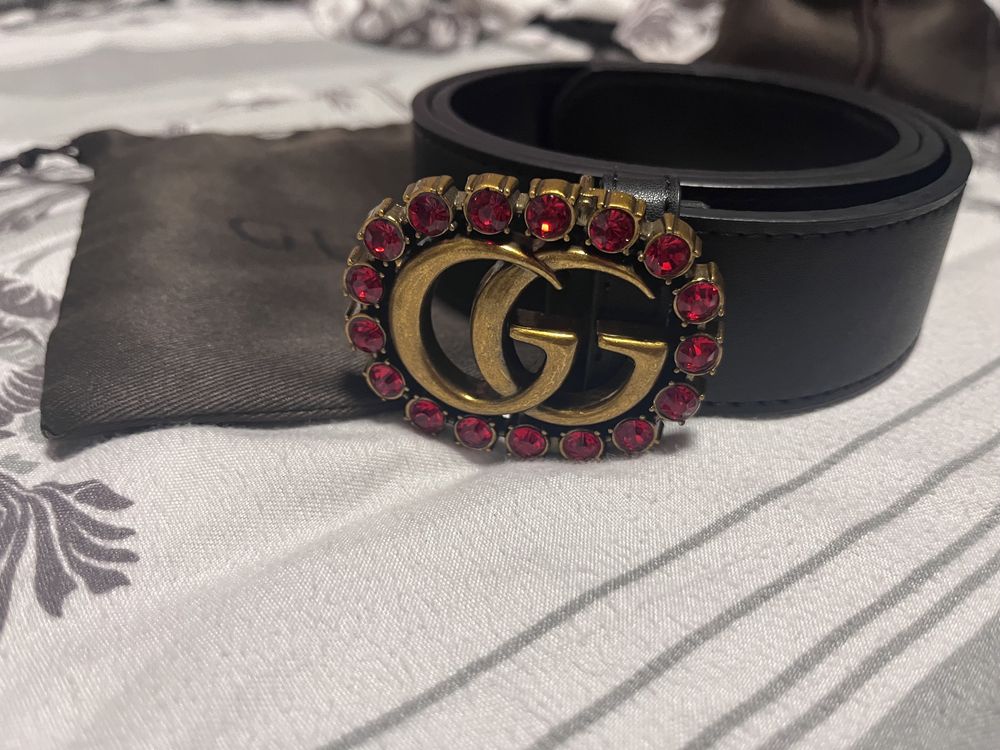 Колани Guess, Gucci, Calvin