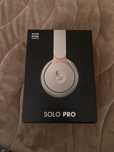Слушалки Beats Solo Pro