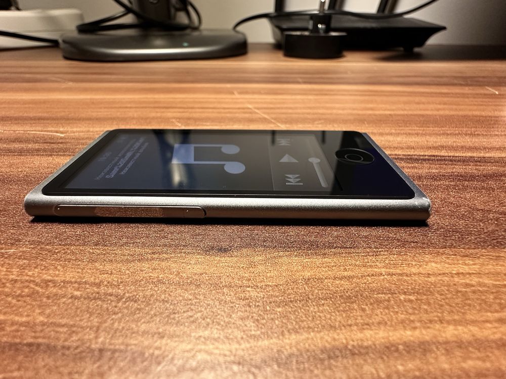 iPod nano (7-мо поколение) 16 Gb.