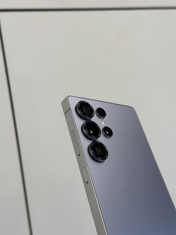 Продавам Samsung S25 ULTRA 1TB като нов