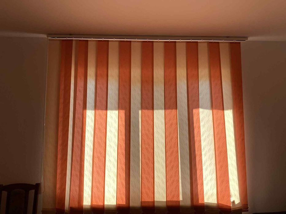 Draperii verticale
