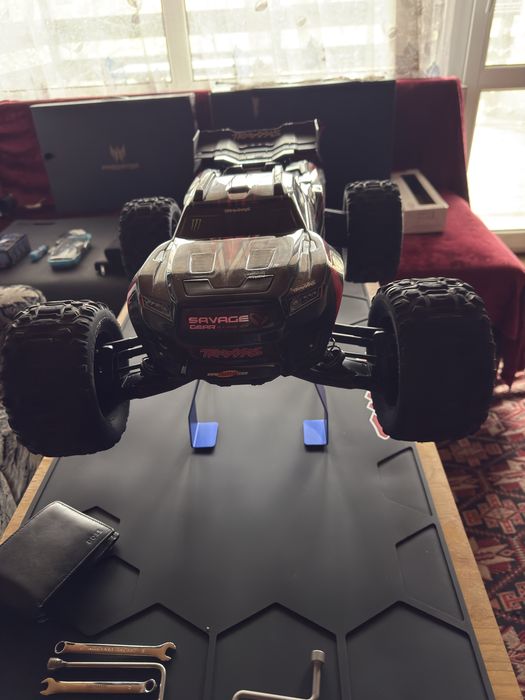Traxxas Sledge 6S