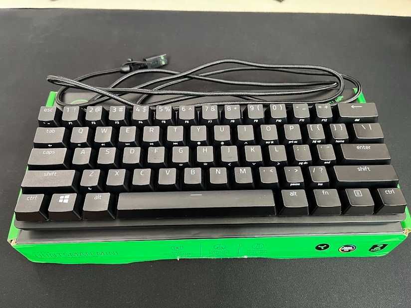 Геймърска Клавиатура Razer Huntsman Mini - Optical Red Switch
