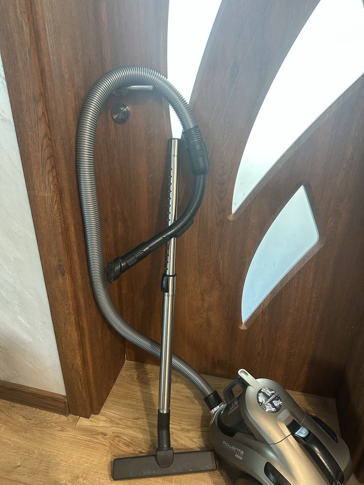 Прахосмукачка Rowenta compact power cyclonic