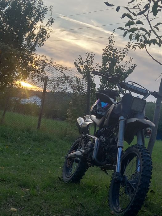 •Cross 125cc 4t•