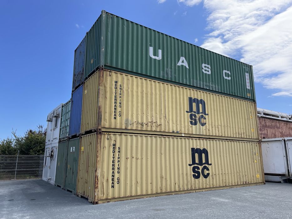 Container  maritim  de 20’