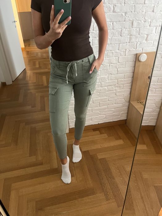 Blugi skinny stil cargo, de la American Eagle, marimea 36/S,