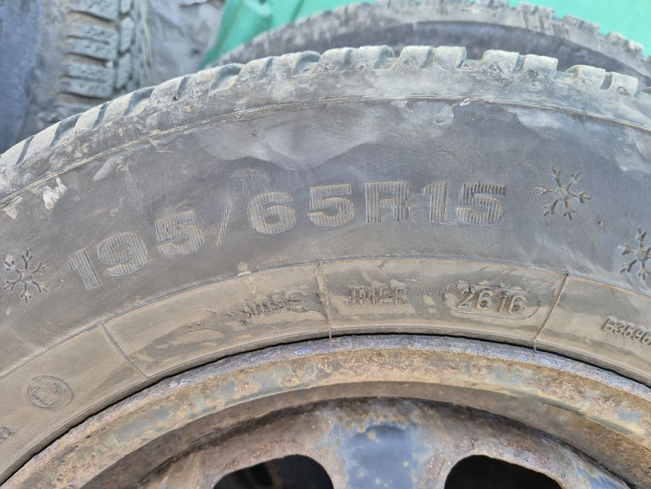 Зимни гуми 195/65/15 с джанти 5х100