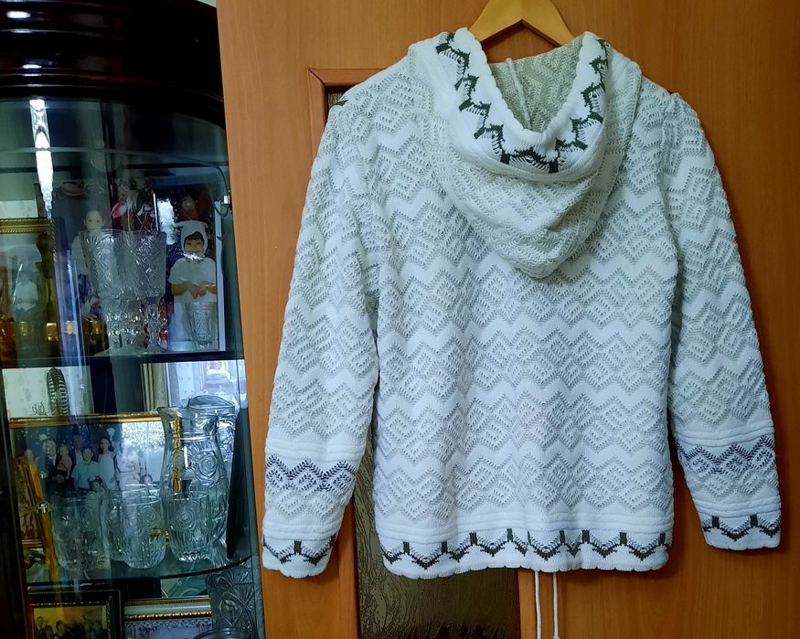 Кофта с капюшоном размер 46-48