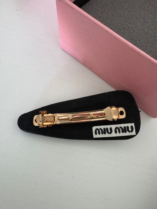 Стилна шнола за коса miu miu