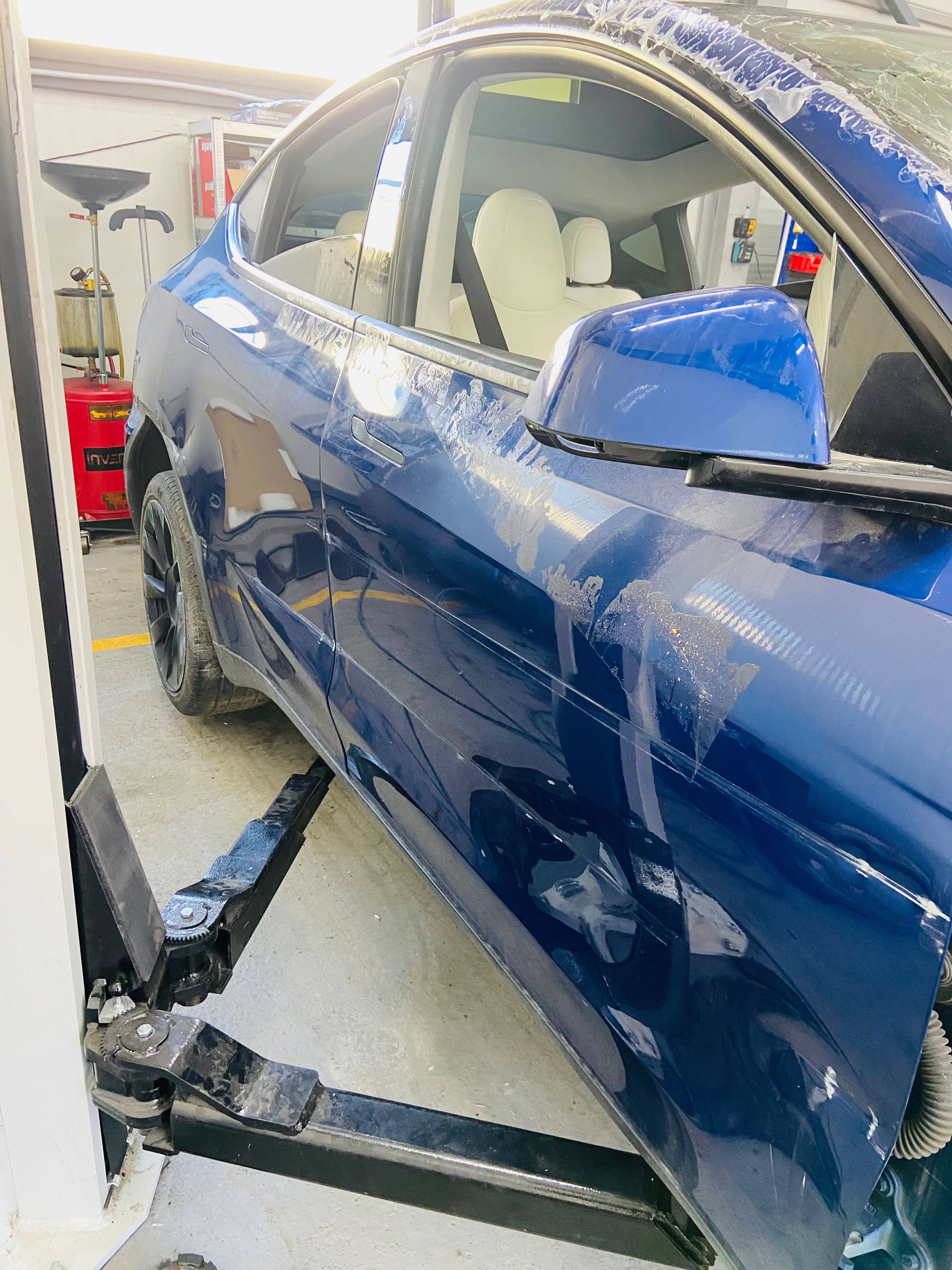 Tesla model Y продавам на части 2020