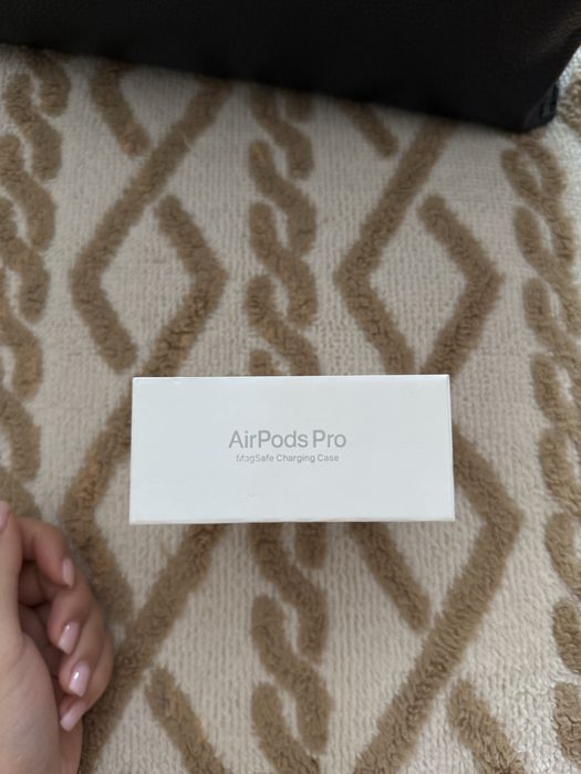 airpods pro 2023