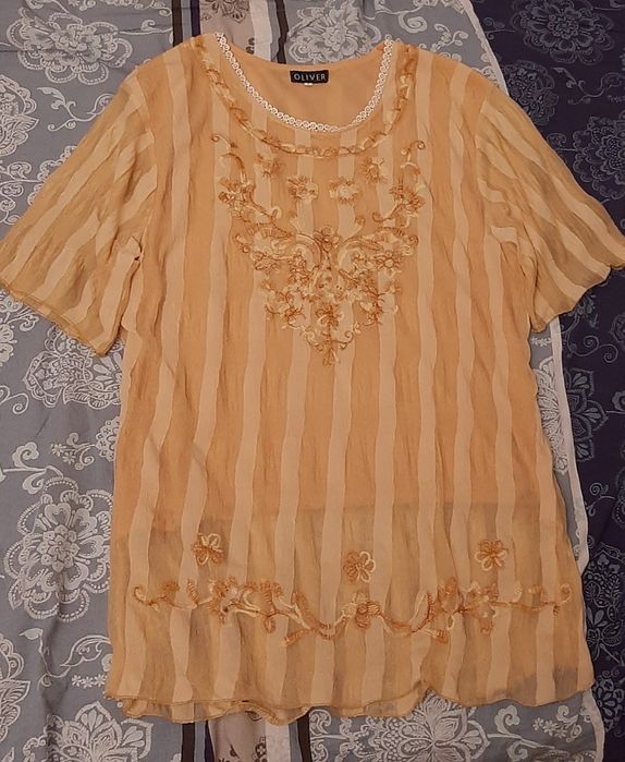 Bluză crem cu model