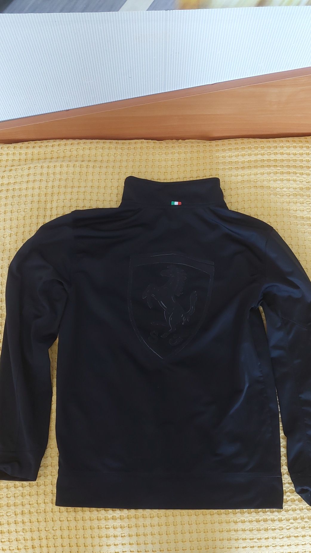Екип от две части puma от серия Ferrari