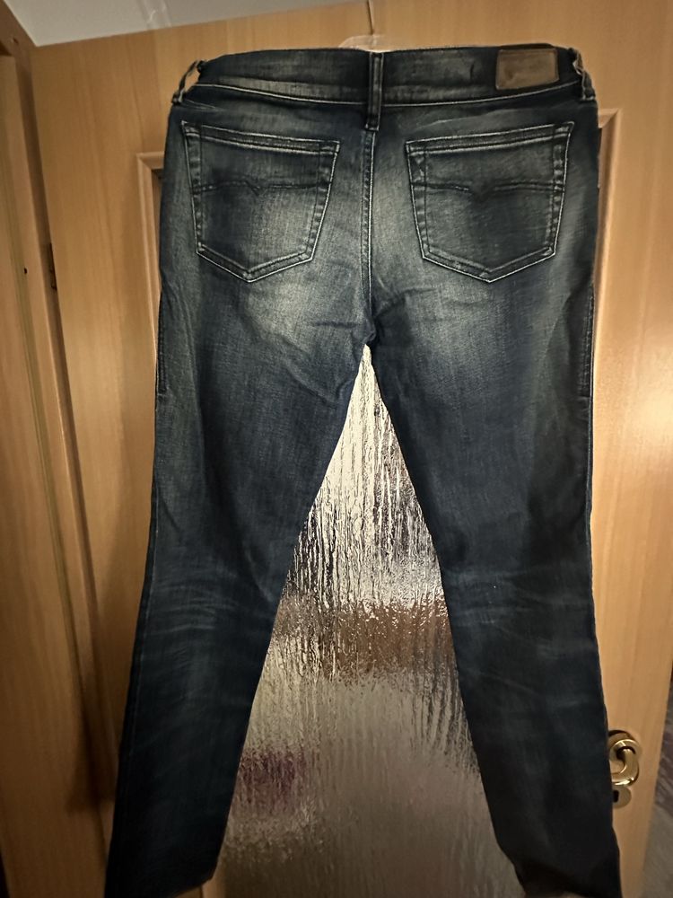 Jeans DIESEL 38 dama ca noi