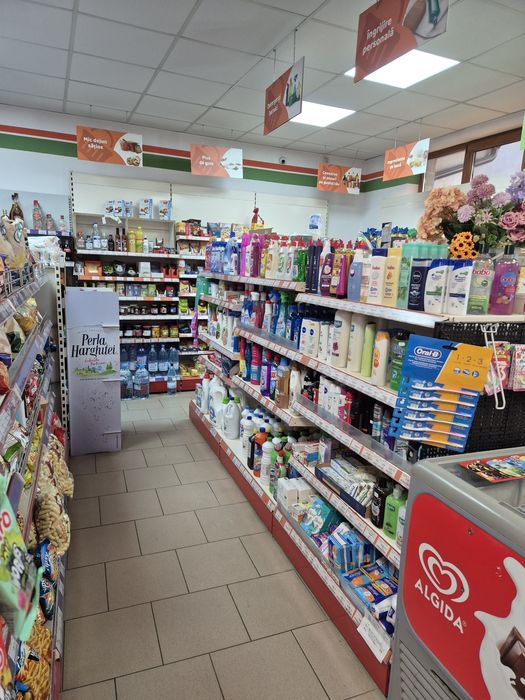 Magazin alimentar de vânzare – 15 km de Târgu Mureș, la drum principal