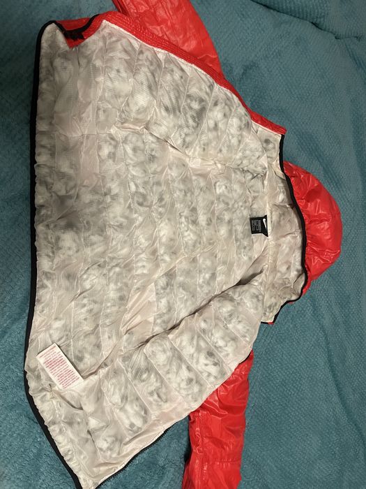 Червено яке Nike